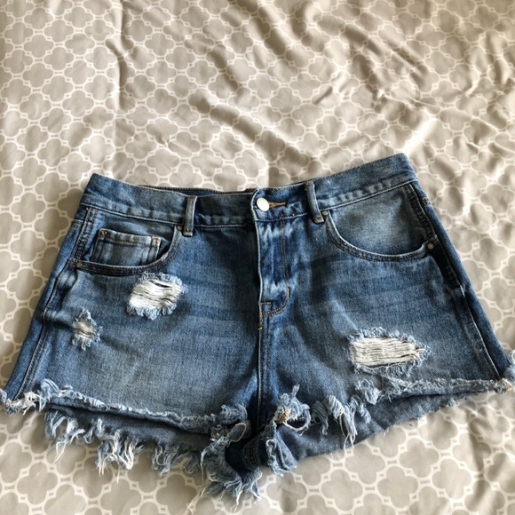 Super Cute Distressed High Rise Mini Shorts! - Picture 2 of 4